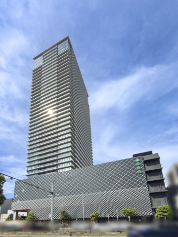 グランドメゾン御園座タワーの外観