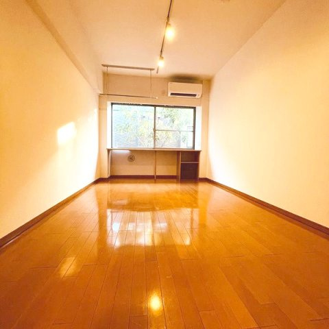 GARDEN COURT KAMIKITAZAWAの居間・リビング