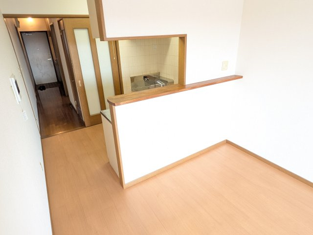 クレスト吉岡の居間・リビング