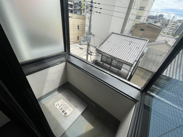 日本プロパティビルのバルコニー