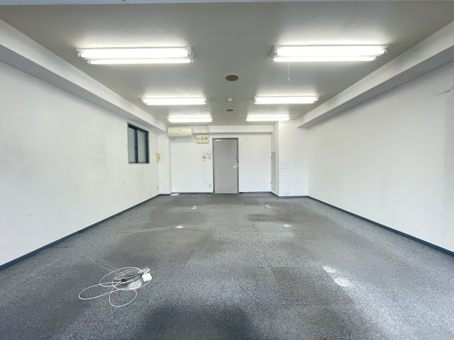 日本プロパティビルの内装