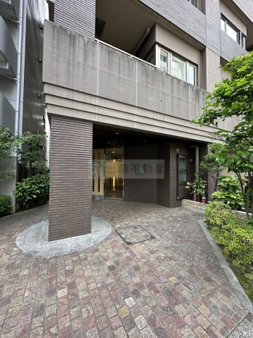 パークキューブ本郷のエントランス