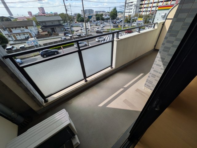 クレスト吉岡のバルコニー