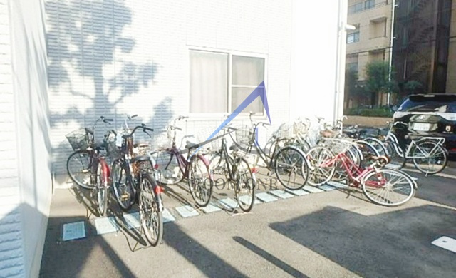 エース池田|駐輪場です。