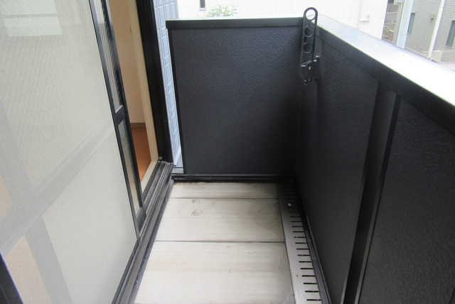 アベニュー２２０３のバルコニー|お洗濯ものも干しやすいバルコニーです♪