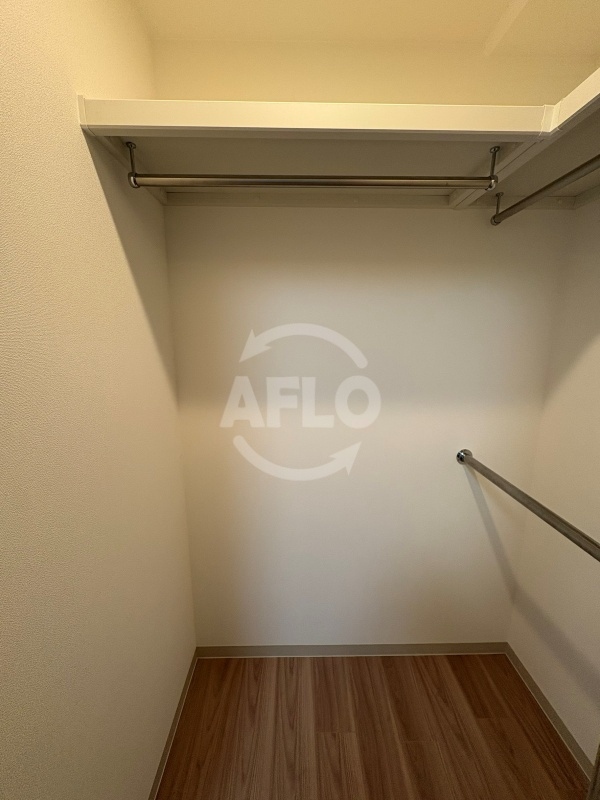 LEGALAND+ABENO SANMEICHOの収納|LEGALAND+ABENO SANMEICHO　ウォークインクローゼット