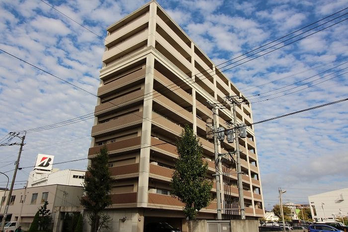 エイルマンション諏訪野町の外観|綺麗な外観です☆