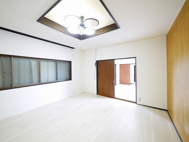 あやめ池南３丁目戸建ての洋室