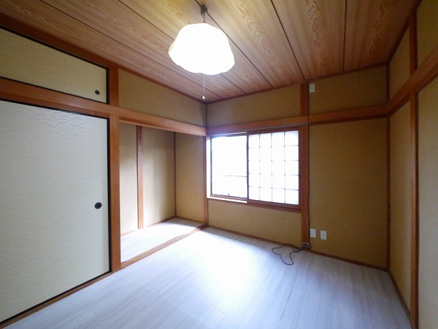 あやめ池南３丁目戸建ての洋室