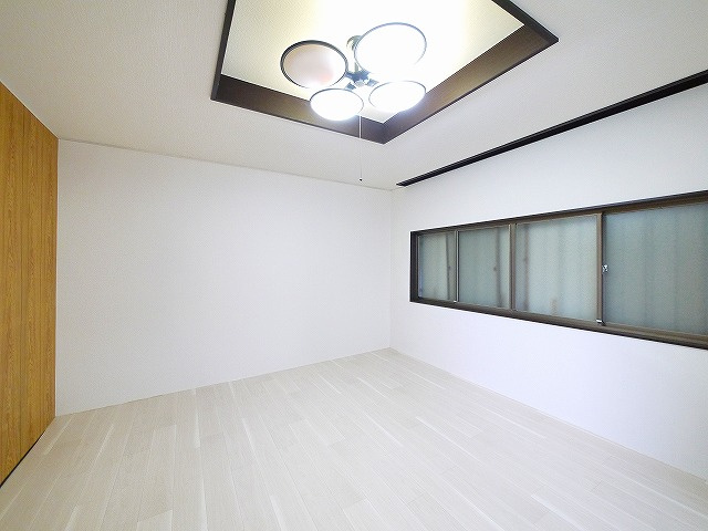 あやめ池南３丁目戸建ての洋室
