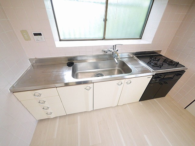 あやめ池南３丁目戸建てのキッチン