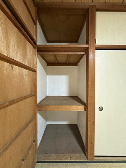 【収納】 | 第一花園荘 | 和室6帖(間取図上)のお部屋にある収納スペースです！収納スペースが2ヶ所あるのが便利ですよね☆