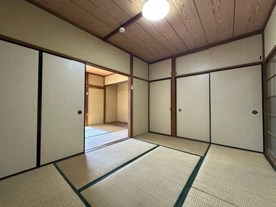 【和室】 | 第一花園荘 | 和室6帖☆押入れと収納スペースがあります♪荷物の多い方も安心の収納力です◎