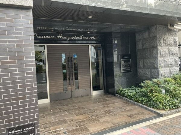 プレサンス久屋大通公園エアリーのエントランス