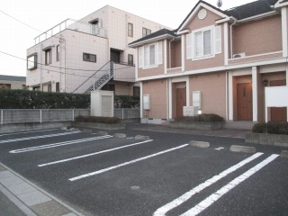 メゾンパークの駐車場