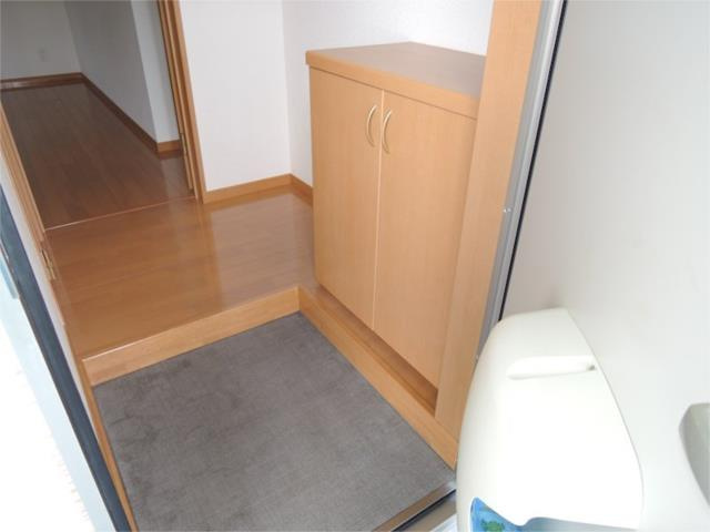 川崎市多摩区生田１丁目のアパートの玄関