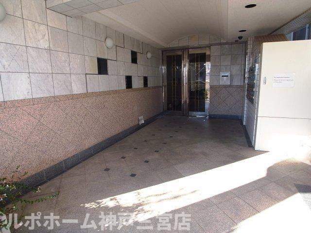 ビーハイツ北野のエントランス