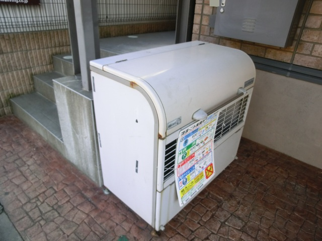 ドルフクレセント　参番館のその他共用部分|ゴミ置き場です♪