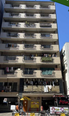 鶯谷マンションの外観