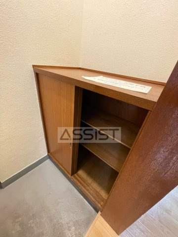 ハイフラット赤堤の玄関