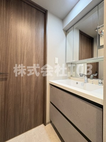 【独立洗面台】 | アークマーク千歳船橋 | 3面鏡シャンプードレッサー