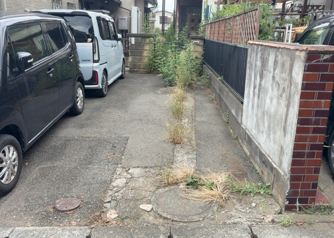 【駐車場】 | 駐車場と明記されていても、最小スペースでつくられた駐車場だと大型車は駐車できなかったり、出入りしにくくなったりする可能性があります。お車のサイズと購入したい物件の駐車場のサイズを現地で確認しましょう。