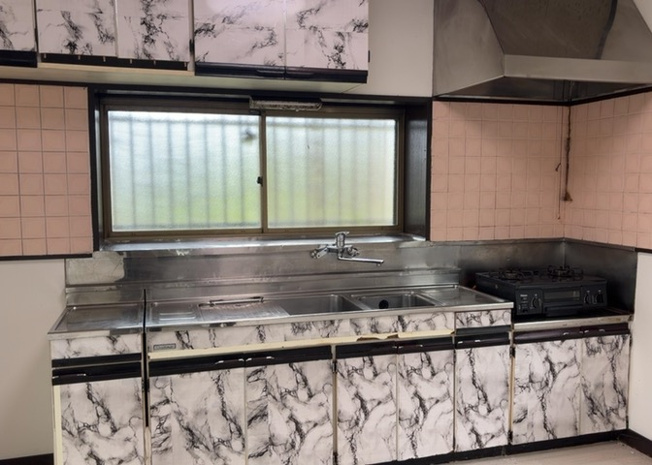 【トイレ】 | トイレは大きさや形、機能、抗菌性などが異なる多種多彩なタイプが各メーカーから出ています。それぞれに良さがあるため、事前にどういったタイプのトイレがいいのかをご家庭内で決めて、内見に行くといいでしょう。
