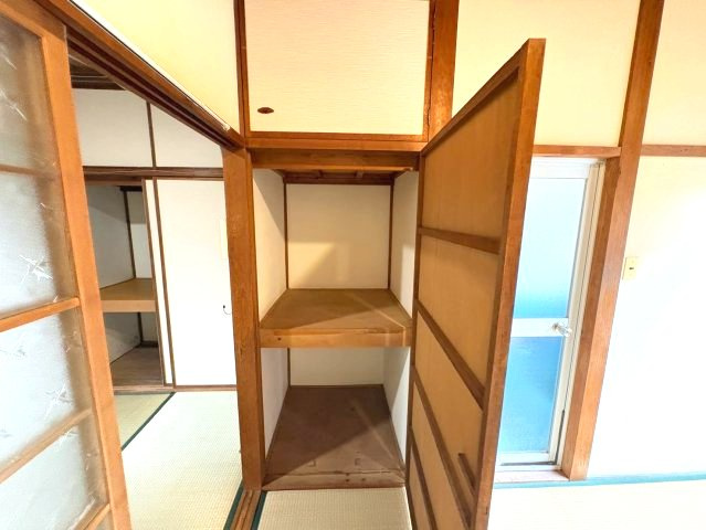 山中田アパートの内装