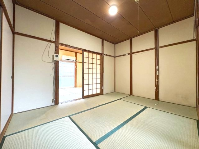 山中田アパートの和室
