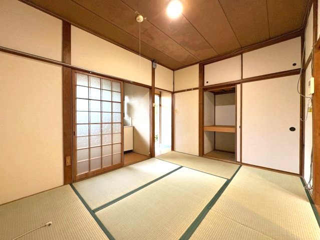 山中田アパートの和室
