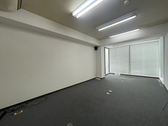 日本プロパティビルの内装