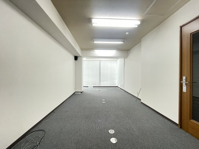 日本プロパティビルの内装