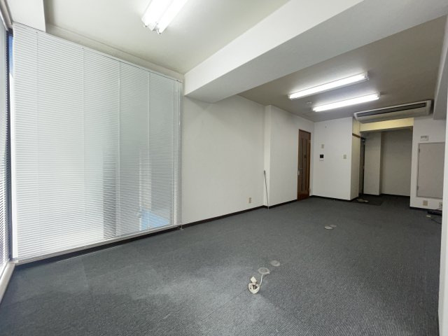 日本プロパティビルの内装