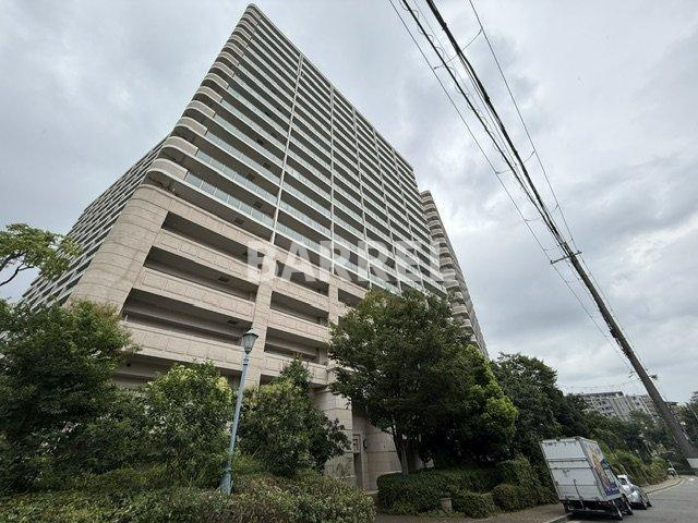 リバーガーデン千里中央あかり絵のみちC棟の外観