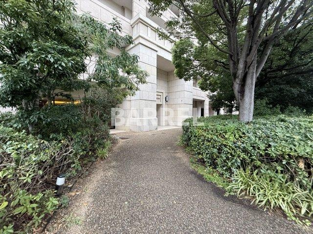 リバーガーデン千里中央あかり絵のみちC棟の庭