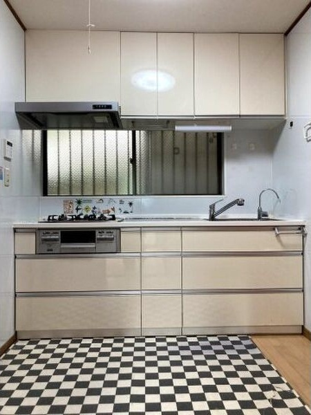 名古屋市南区観音町6丁目戸建のキッチン