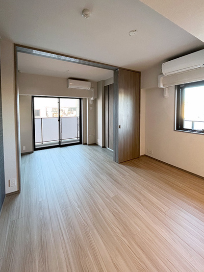 【居間・リビング】 | ラティエラ武蔵小杉 | ※写真は同タイプ住戸です。