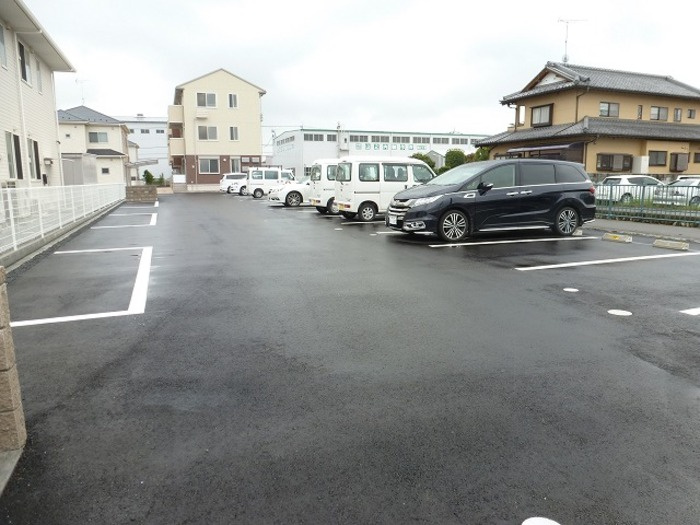 グランデの駐車場