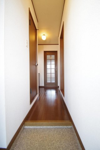 クロノス21御領Bの玄関