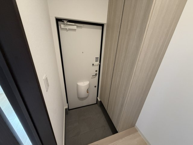 メゾンキャレA棟の玄関