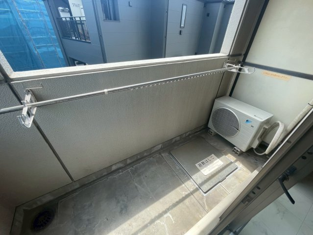 千葉市稲毛区黒砂１丁目の賃貸マンションのバルコニー