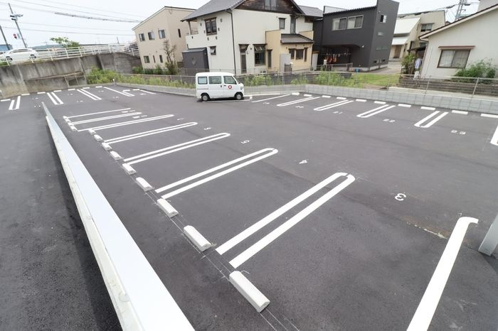 ラ　フィオーレの駐車場