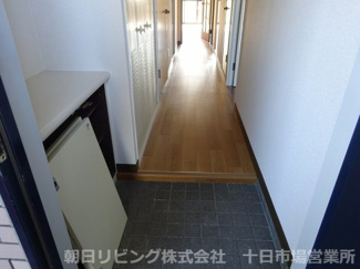 【玄関】 | 玄関から室内へ（同間取り違う階のお部屋