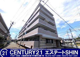 【外観】 | エスリード高槻 | ■専有面積83.05平米■4LDKの角住戸■開放感のあるL字バルコニー■全室採光あり■トランクルームあり■門扉付専用ポーチ■約14.6帖のリビングに床暖房付き