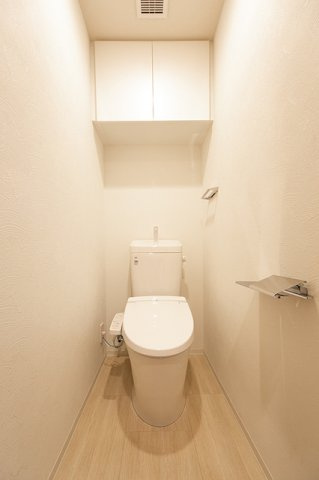 【トイレ】 | ウィステリア　エス　上野 | ※写真は同タイプ住戸です。