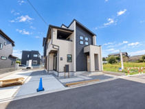 甲斐市竜王新町 オール電化新築 全2棟 1号棟 リビング吹抜の画像