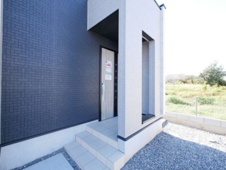 【玄関】 | 甲斐市竜王新町 オール電化新築 全2棟 1号棟 竜王駅徒歩19分 | 同仕様現場写真
