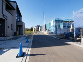 【前面道路含む現地写真】 | 甲斐市竜王新町 オール電化新築 全2棟 1号棟 竜王駅徒歩19分 | 北側道路