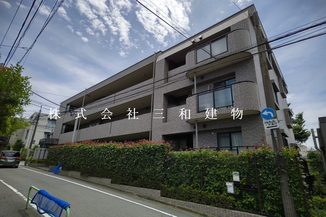 ガーデンピア成増２号館の外観