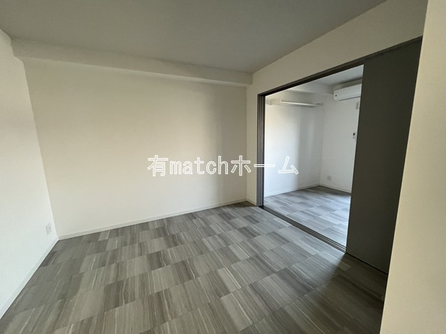 Gracias Maison大和田の洋室|(参考)同マンション反転間取り他部屋の写真